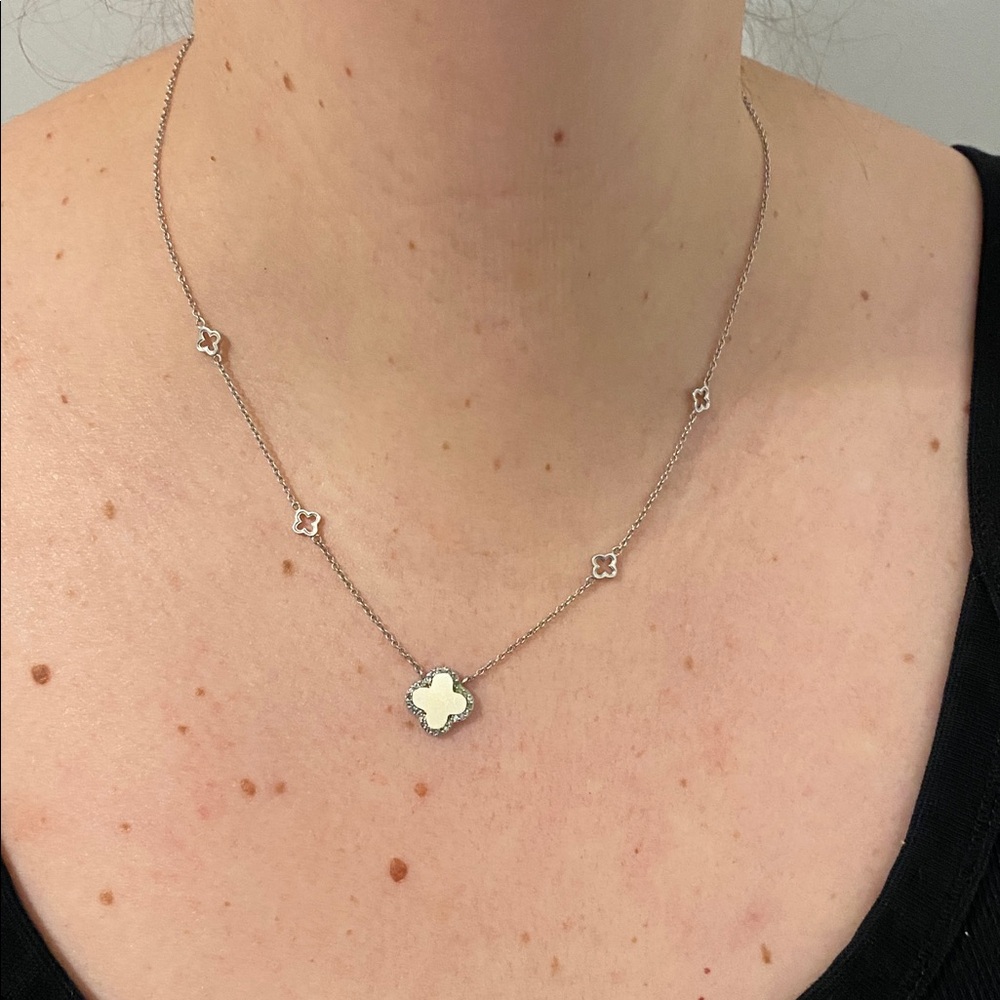 Clover Design Necklace